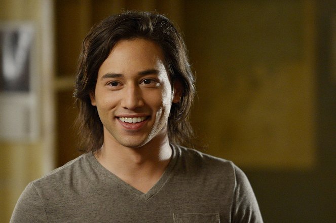 Being Human - Gallows Humor - Photos - Jesse Rath