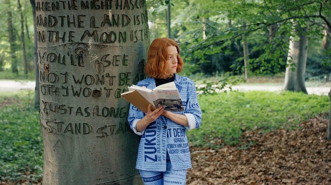 Der lange Sommer der Theorie - De filmes - Julia Zange