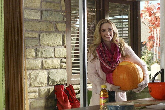 The Middle - Halloween VIII: The Heckoning - Photos - Greer Grammer