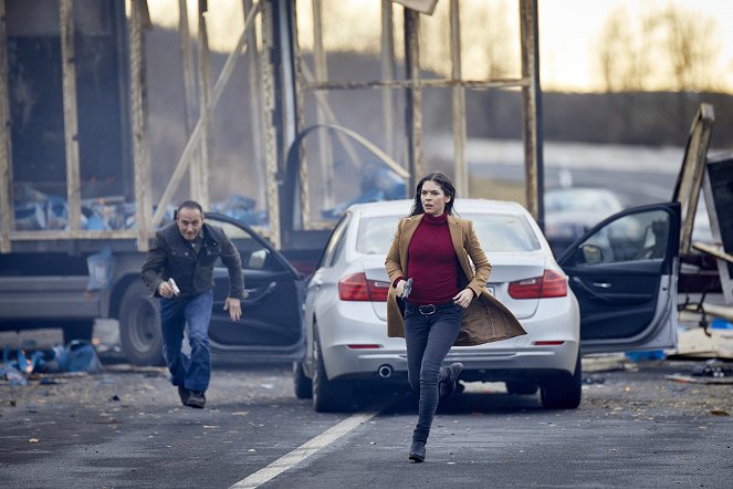Alarm für Cobra 11 - Die Autobahnpolizei - Die verlorenen Kinder - Van film - Erdogan Atalay, Katja Woywood
