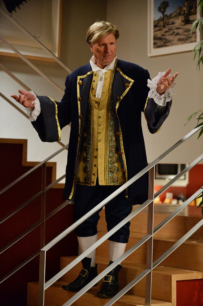 Modern Family - Halloween 3: AwesomeLand - Photos - Ed O'Neill