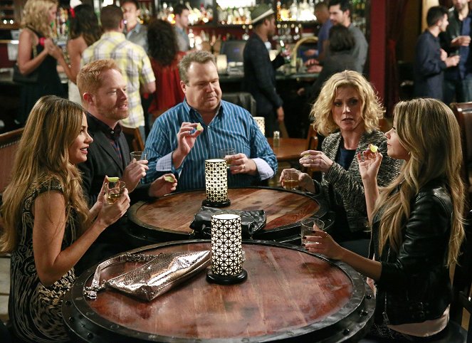 Modern Family - Season 6 - Haley a 21 ans - Film - Sofía Vergara, Jesse Tyler Ferguson, Eric Stonestreet, Julie Bowen, Sarah Hyland
