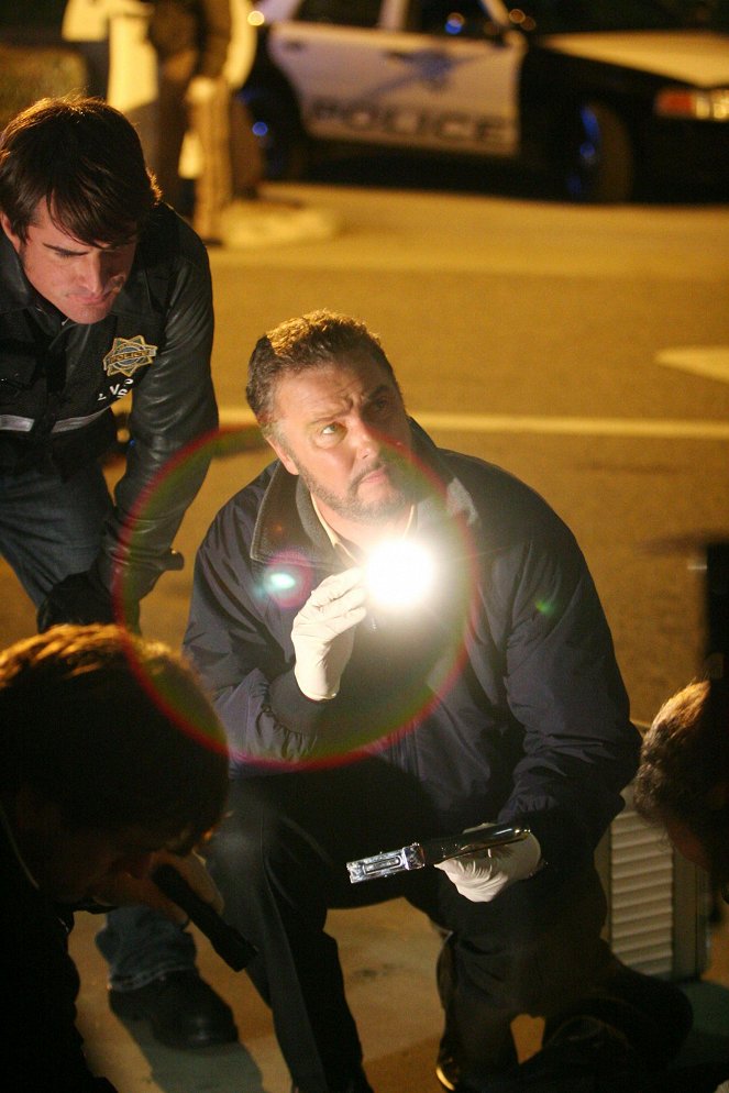 CSI: Kryminalne zagadki Las Vegas - W rytmie rapu - Z filmu - George Eads, William Petersen