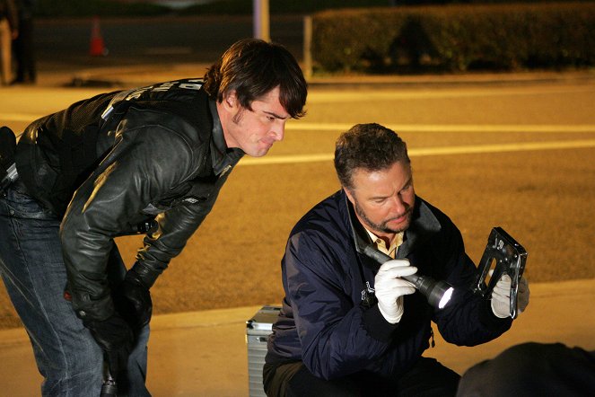 CSI: Crime Scene Investigation - Poppin' Tags - Photos - George Eads, William Petersen