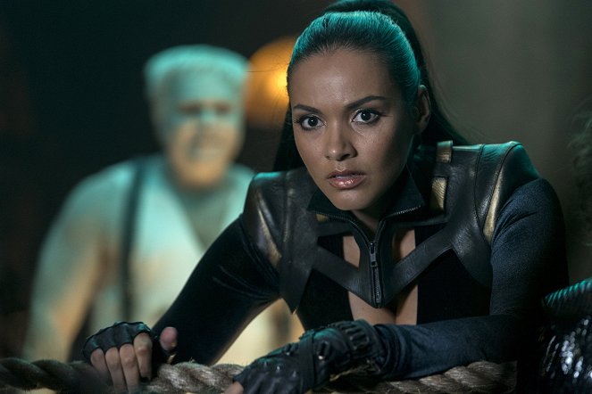 Gotham - Przestań bić siebie - Z filmu - Jessica Lucas