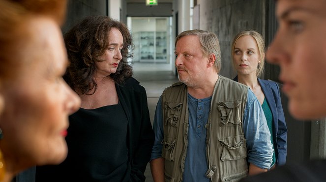 Tatort - Gott ist auch nur ein Mensch - Kuvat elokuvasta - Mechthild Großmann, Axel Prahl, Victoria Mayer