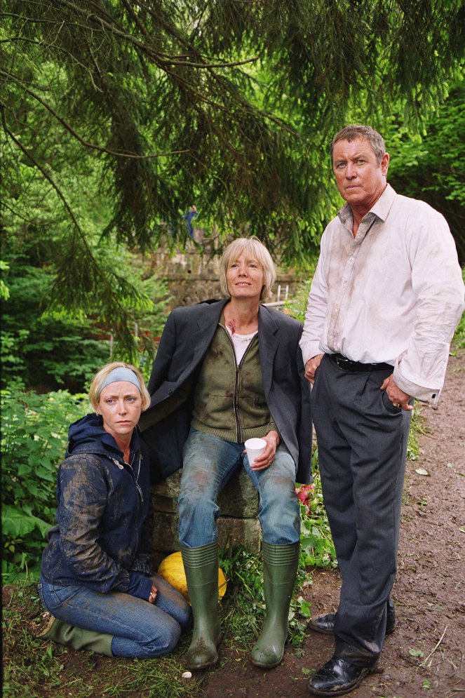 Midsomer Murders - The Green Man - Van film - Laura Howard, Jane Wymark, John Nettles