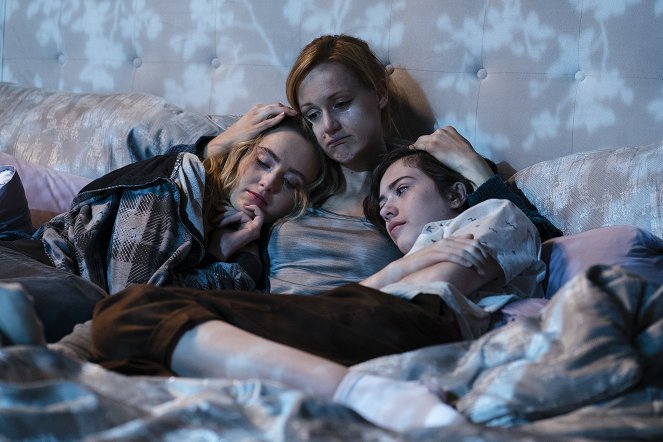 Halt and Catch Fire - Who Needs a Guy - Filmfotos - Kathryn Newton, Kerry Bishé