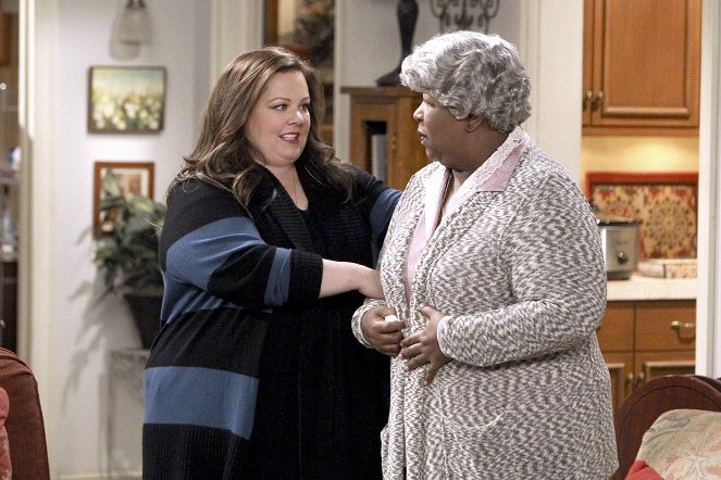 Mike & Molly - McMillan and Mom - Film - Melissa McCarthy, Cleo King