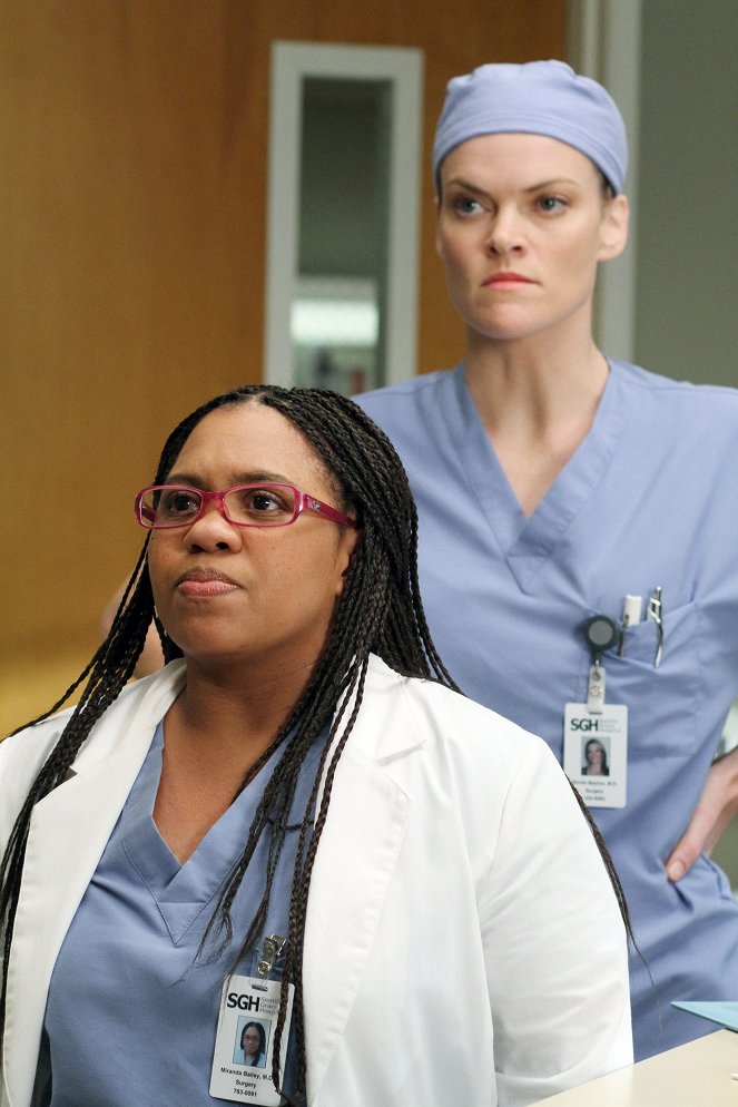 Grey's Anatomy - The Time Warp - Photos - Chandra Wilson, Missi Pyle