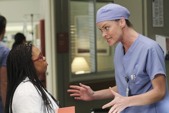 Grey's Anatomy - Die jungen Ärzte - Die Zeitschleife - Filmfotos - Chandra Wilson, Missi Pyle
