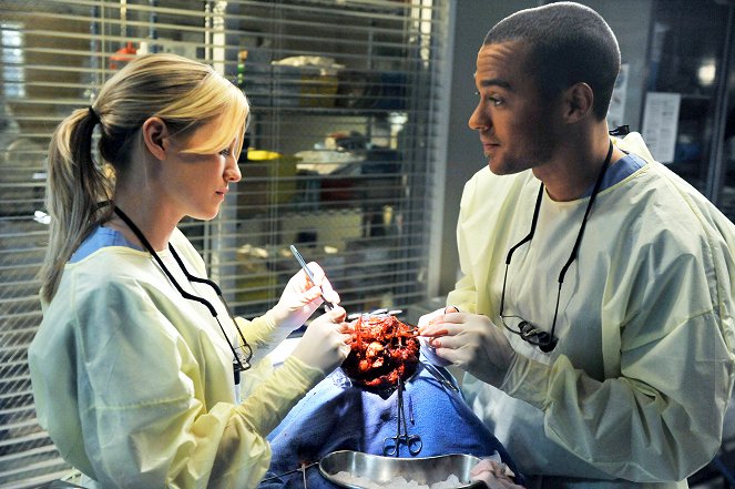 Grey's Anatomy - Valentine's Day Massacre - Van film - Chyler Leigh, Jesse Williams