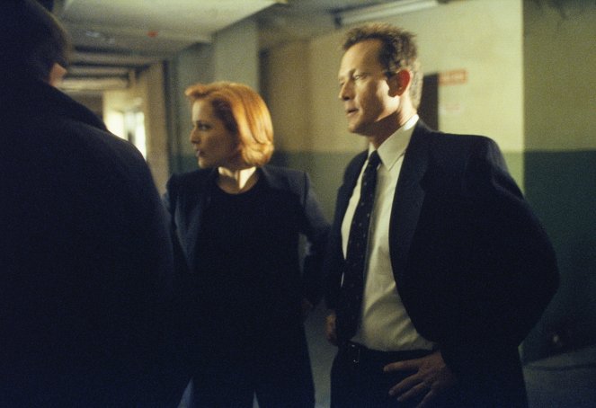 The X-Files - Season 8 - Redrum - Photos - Gillian Anderson, Robert Patrick