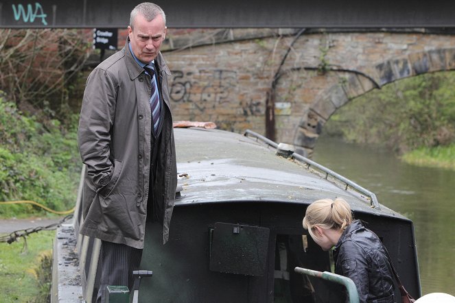 DCI Banks - Season 1 - Playing with Fire: Part 1 - Photos - Stephen Tompkinson