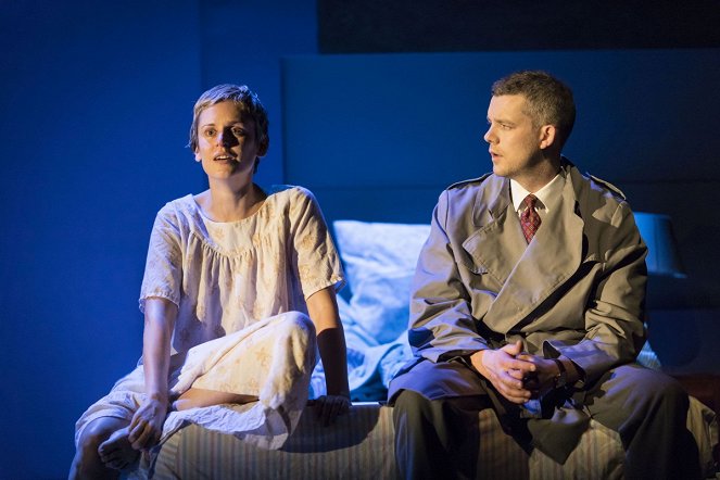 Angels in America Part One - Millennium Approaches - Photos - Denise Gough, Russell Tovey