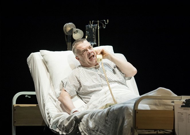 Angels in America Part Two - Perestroika - Filmfotos - Nathan Lane