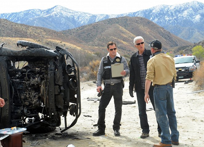 CSI: Kryminalne zagadki Las Vegas - Season 12 - Mroczne wydmy - Z realizacji - George Eads, Ted Danson