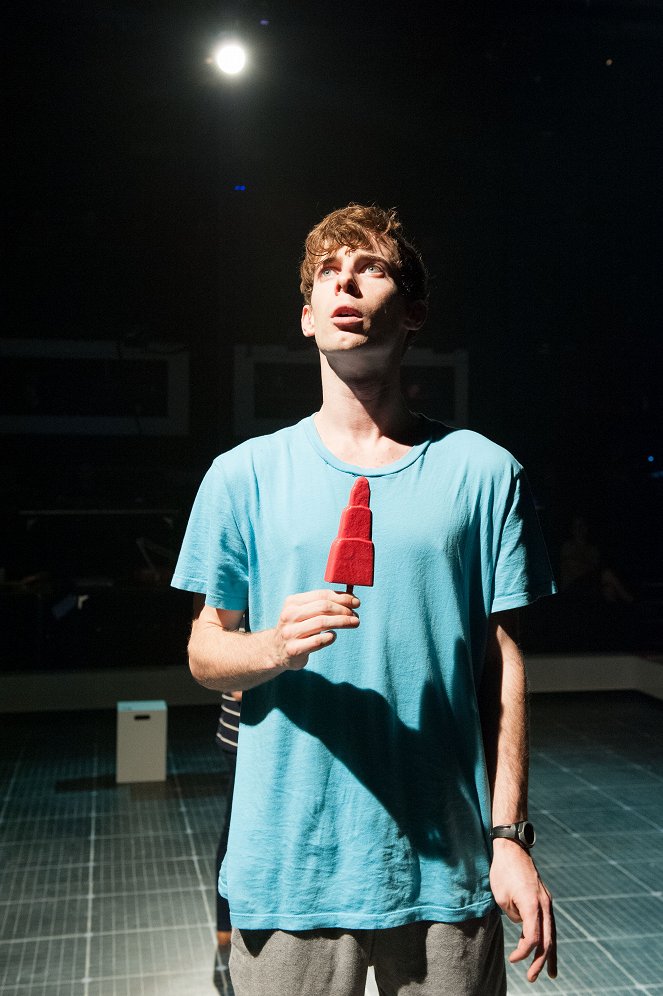The Curious Incident of the Dog in the Night-Time - Photos - Luke Treadaway