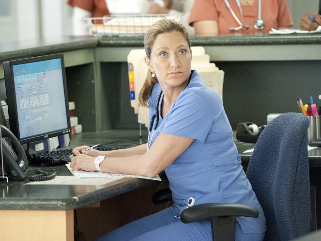 Nurse Jackie - Season 6 - Rag and Bone - Photos - Edie Falco