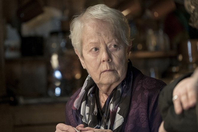 Eat Locals - Do filme - Annette Crosbie