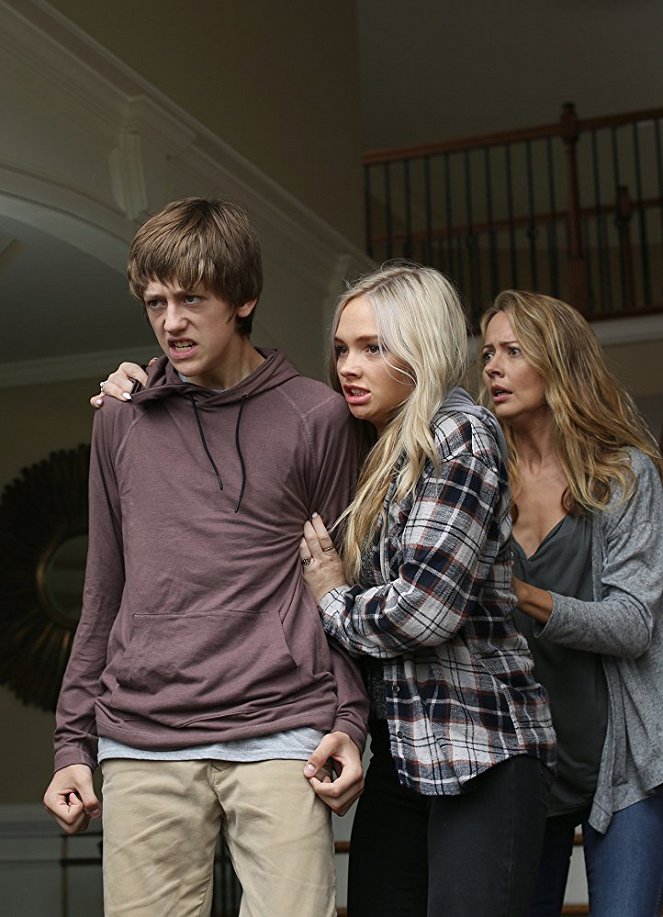 The Gifted - eXodus - Photos - Percy Hynes White, Natalie Alyn Lind, Amy Acker