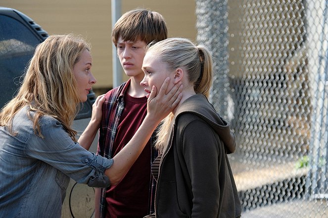 The Gifted - Season 1 - eXit strategy - Photos - Amy Acker, Percy Hynes White, Natalie Alyn Lind