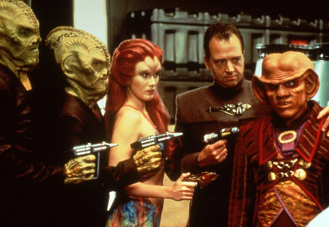 Star Trek: Espacio profundo nueve - Season 6 - ¿Quién llora por Morn? - De la película - Brad Greenquist, Cyril O'Reilly, Bridget White, Gregory Itzin, Armin Shimerman
