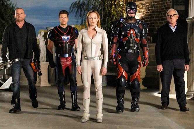 Legends of Tomorrow - Helen Hunt - Filmfotos - Dominic Purcell, Nick Zano, Caity Lotz, Brandon Routh, Victor Garber