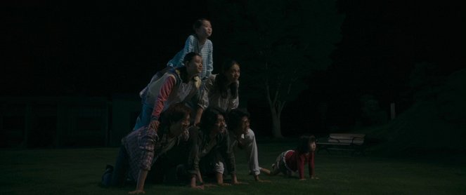 Láska na bodu varu - Z filmu - Aoi Itó, Hana Sugisaki, Jukiko Šinohara, Tóri Macuzaka, Džó Odagiri, Taró Suruga