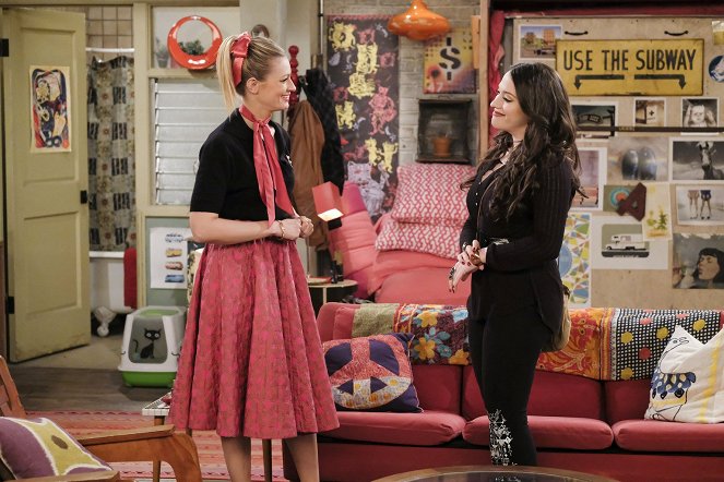 2 Broke Girls - And the Alley-Oops - Photos - Beth Behrs, Kat Dennings