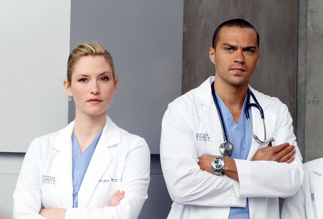 Grey's Anatomy - How Insensitive - Photos - Chyler Leigh, Jesse Williams