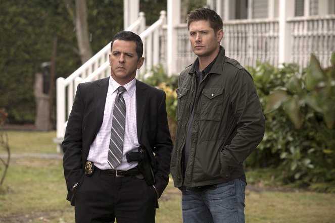 Supernatural - Season 11 - Thin Lizzie - Photos - Jensen Ackles