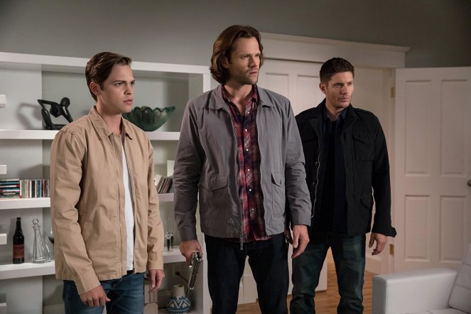 Supernatural - The Big Empty - Photos - Alexander Calvert, Jared Padalecki, Jensen Ackles