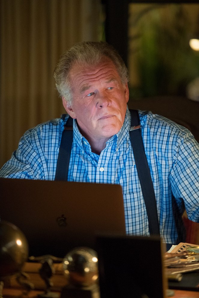 Graves - Season 2 - The Opposite of People - Film - Nick Nolte
