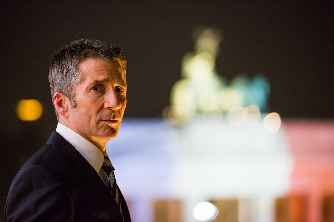 Berlin Station - Season 2 - Right to the Heart - Photos - Leland Orser