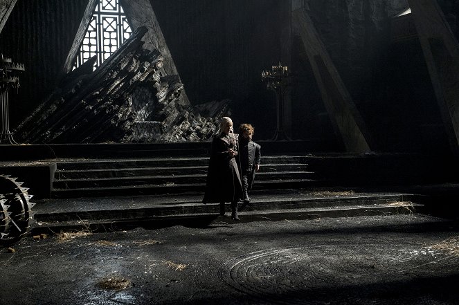 Game of Thrones - Season 7 - Dragonstone - Photos - Emilia Clarke, Peter Dinklage