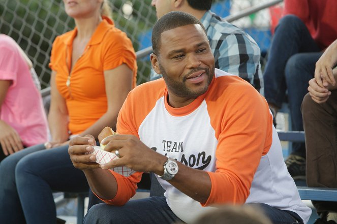 Black-ish - Season 1 - Colored Commentary - Photos - Anthony Anderson