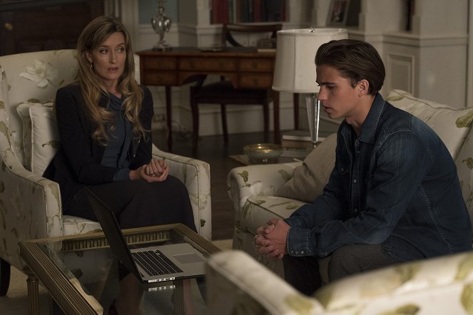 Designated Survivor - Więzy rodzinne - Z filmu - Natascha McElhone, Tanner Buchanan