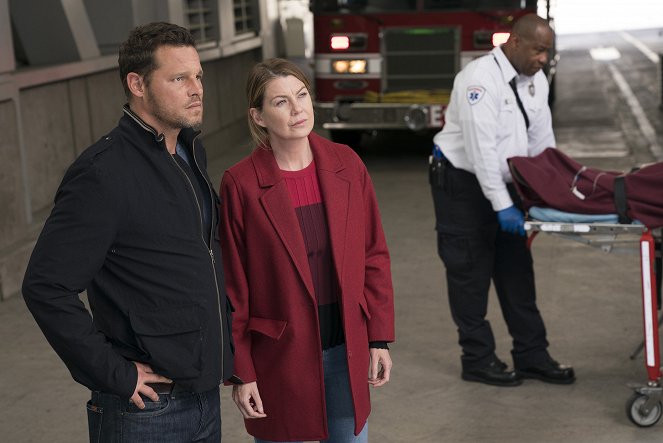 Grey's Anatomy - Season 14 - Who Lives, Who Dies, Who Tells Your Story - Photos - Justin Chambers, Ellen Pompeo