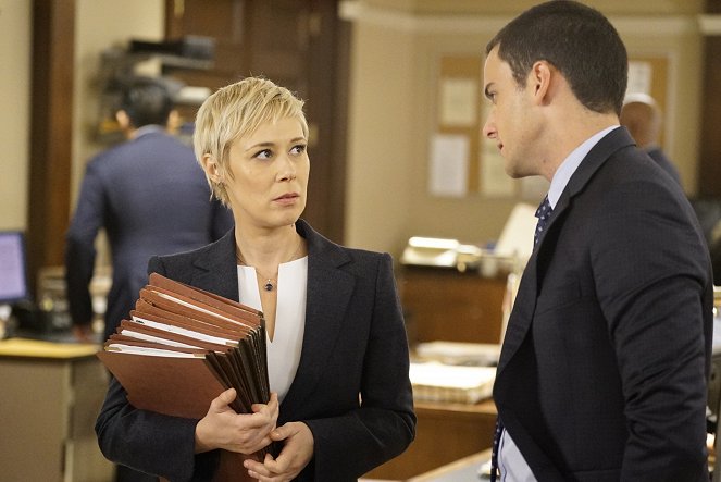 How to Get Away with Murder - Nobody Roots for Goliath - Photos - Liza Weil, Jack Falahee