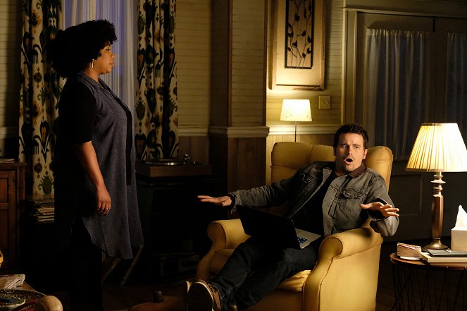 Kevin (Probably) Saves the World - How to Be Good - Photos - Kimberly Hebert Gregory, Jason Ritter