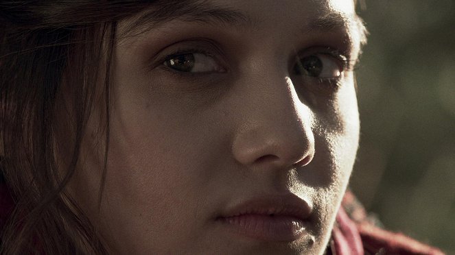 Z, mint zombi - Little Red and the Wolfz - Filmfotók - Natalie Jongjaroenlarp