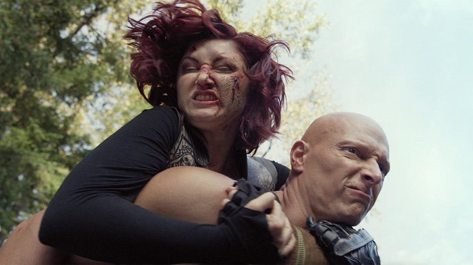 Z, mint zombi - Season 3 - Duel - Filmfotók - Anastasia Baranova, Joseph Gatt