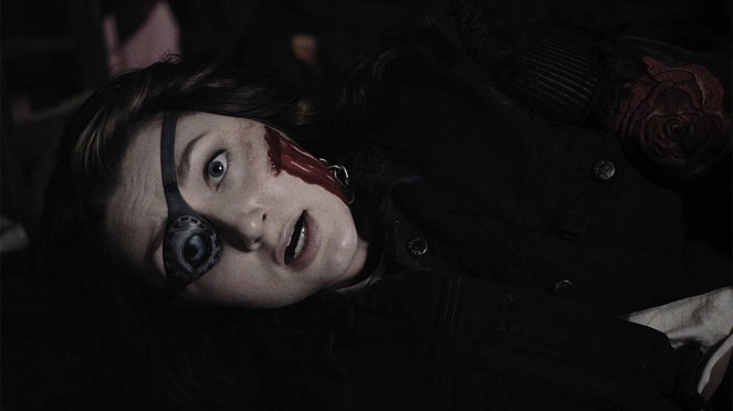 Z, mint zombi - Escape from Zona - Filmfotók - Anastasia Baranova