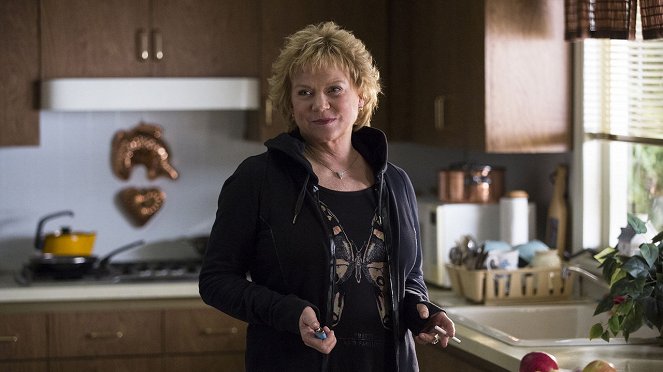 Girls - Season 5 - Good Man - Photos - Becky Ann Baker