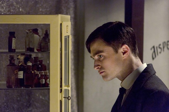 A Young Doctor's Notebook - Season 1 - Episode 1 - Photos - Daniel Radcliffe