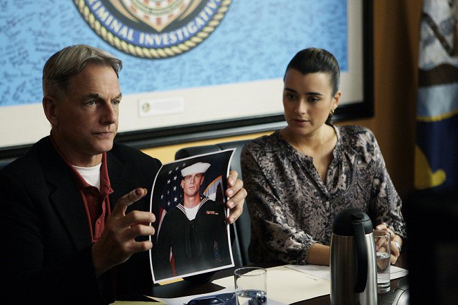 Navy: Investigación Criminal - Season 6 - Road Kill - De la película - Mark Harmon, Cote de Pablo