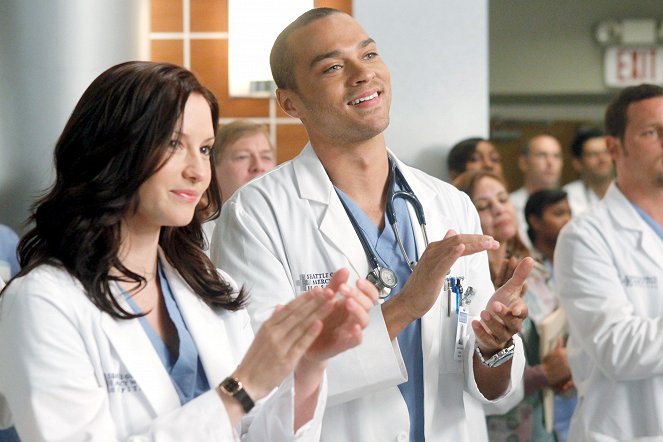 Chirurdzy - Season 7 - Jak nowonarodzony - Z filmu - Chyler Leigh, Jesse Williams