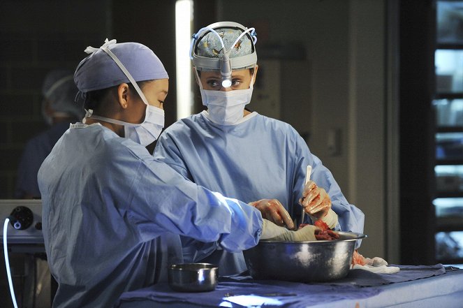Grey's Anatomy - Die jungen Ärzte - Vom Blitz getroffen - Filmfotos - Sandra Oh, Kim Raver