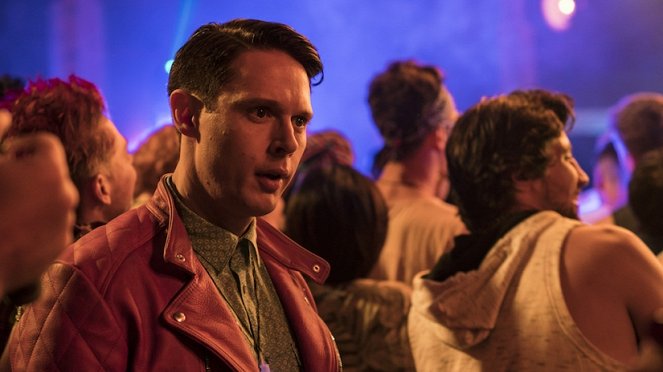 Dirk Gently's Holistic Detective Agency - Shapes and Colors - Photos